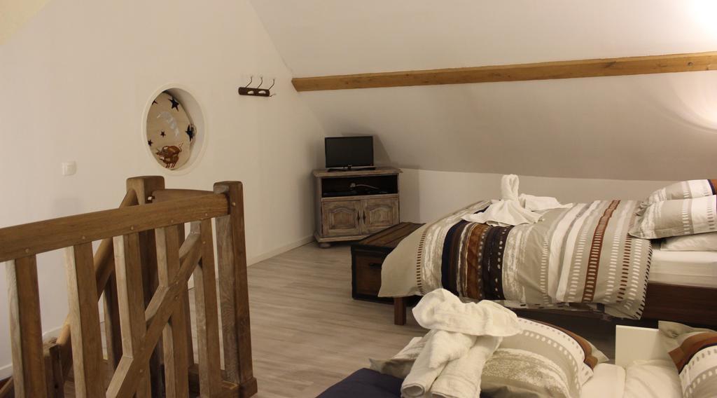 Gites A L'Ombre Des Chenes Chateauvieux  Room photo